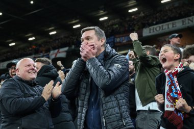 Aston Villa taraftarları, UEFA Şampiyonlar Ligi Stage maçında 1-0 kazanma golünü Villa Park, Birmingham, İngiltere 'de oynanan 2 Ekim 2024' te Aston Villa-Bayern Münih maçında kutluyor.