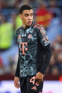 Bayern Münih 'ten Jamal Musiala UEFA Şampiyonlar Ligi Sahne Maçı' nda Aston Villa, Bayern Münih 'e karşı, Birmingham, Birleşik Krallık, 2 Ekim 2024