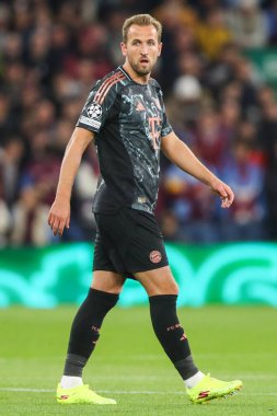 Bayern Münih 'ten Harry Kane UEFA Şampiyonlar Ligi Stage maçı sırasında Villa Park, Birmingham, Birleşik Krallık' ta Aston Villa - Bayern Münih maçında, 2 Ekim 2024