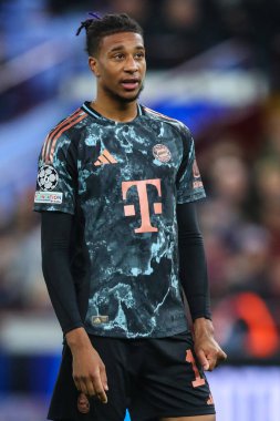Bayern Münih 'ten Michael Olise UEFA Şampiyonlar Ligi Sahne Maçı' nda Aston Villa, Bayern Münih 'e karşı Villa Park, Birmingham, İngiltere, 2 Ekim 2024