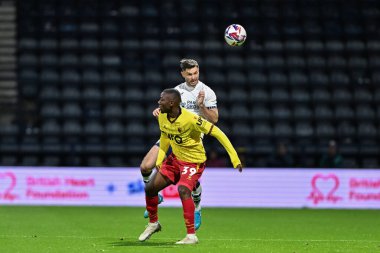 Preston North End 'den Jordan Storey, 2 Ekim 2024' te İngiltere 'nin Deepdale kentinde oynanan Preston North End-Watford maçında topu sürüyor.