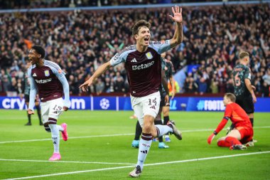 Aston Villa 'dan Pau Torres, UEFA Şampiyonlar Ligi Stage karşılaşmasında Villa-Bayern Münih' e karşı Villa Park, Birmingham, İngiltere 'de oynanan 2 Ekim 2024 karşılaşmasında VAR tarafından elenen 1-0' lık galibiyet golünü kutluyor.