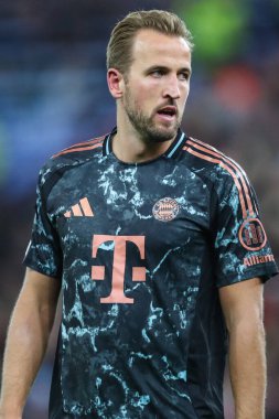 Bayern Münih 'ten Harry Kane UEFA Şampiyonlar Ligi Stage maçı sırasında Villa Park, Birmingham, Birleşik Krallık' ta Aston Villa - Bayern Münih maçında, 2 Ekim 2024