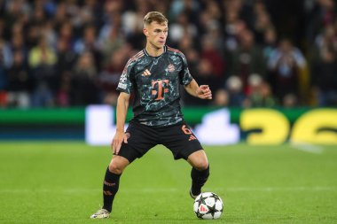 Bayern Münih 'ten Joshua Kimmich, UEFA Şampiyonlar Ligi Sahne Maçı' nda Aston Villa, Bayern Münih 'e karşı Villa Park, Birmingham, İngiltere, 2 Ekim 2024