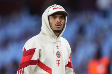 Bayern Münih 'ten Sacha Boey, UEFA Şampiyonlar Ligi Stage maçı sırasında Birmingham, Birleşik Krallık' taki Villa Park 'ta Aston Villa-Bayern Münih maçına geldi.