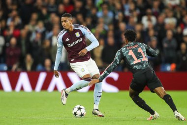 Aston Villa takımından Ezri Konsa, UEFA Şampiyonlar Ligi Sahne Maçı sırasında Villa-Bayern Münih maçı sırasında İngiltere 'nin Birmingham kentinde 2 Ekim 2024' te oynanacak.