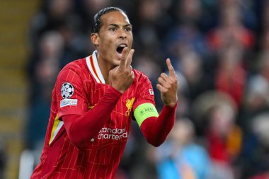 Liverpool 'dan Virgil van Dijk, Liverpool Şampiyonlar Ligi - Lig Sahne Maçı Liverpool Bologna' ya karşı Anfield, Liverpool, İngiltere, 2 Ekim 2024