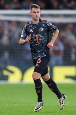 Bayern Münih 'ten Joshua Kimmich UEFA Şampiyonlar Ligi Sahne Maçı' nda Aston Villa, Bayern Münih 'e karşı Villa Park, Birmingham, İngiltere, 2 Ekim 2024
