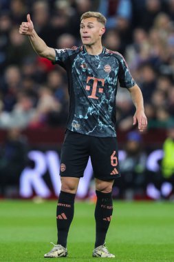 Bayern Münih 'ten Joshua Kimmich UEFA Şampiyonlar Ligi Sahne Maçı' nda Aston Villa, Bayern Münih 'e karşı Villa Park, Birmingham, İngiltere, 2 Ekim 2024