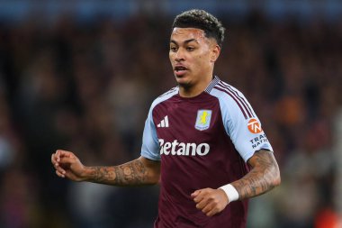 Aston Villa 'dan Morgan Rogers UEFA Şampiyonlar Ligi Stage maçı sırasında Villa Park, Birmingham, Birleşik Krallık' ta Aston Villa - Bayern Münih maçında