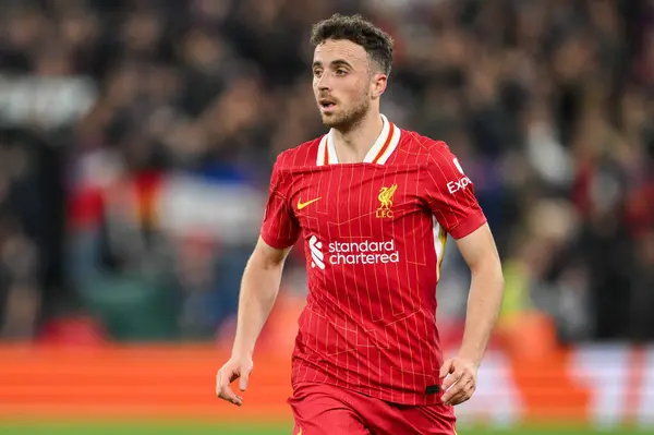 Liverpool 'dan Diogo Jota UEFA Şampiyonlar Ligi - Lig Stage maçı sırasında Anfield, Liverpool, İngiltere' de Liverpool 'a karşı, 2 Ekim 2024
