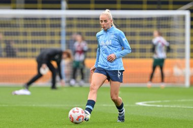 Manchester City Women 'dan Alex Greenwood 6 Ekim 2024' te Manchester City Women vs West Ham United Women maçında Manchester, İngiltere 'deki Joie Stadyumu' nda ısınıyor.