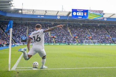 Bournemouth 'dan Marcus Tavernier, 5 Ekim 2024' te İngiltere 'deki King Power Stadyumu' nda Leicester City ile Bournemouth arasındaki Premier League maçında bir köşeyi alıyor.