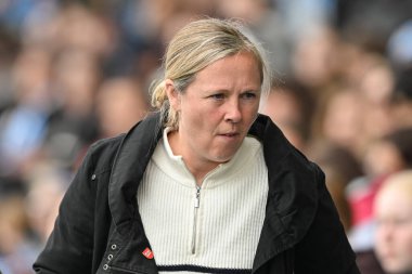 Rehanne Skinner West Ham United Women 'ın teknik direktörü Barclays Women' s Super League 'in önünde Manchester City Women vs West Ham United Women, Joie Stadyumu, Manchester, İngiltere, 6 Ekim 2024