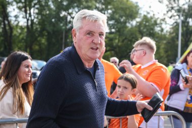 Steve Bruce, Blackpool 'un baş antrenörü, 5 Ekim 2024' te Mansfield Town 'a karşı Blackpool' da oynanan Sky Bet 1 maçı öncesinde geldi.