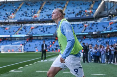 Manchester City 'den Erling Haaland Premier League maçında Manchester City ile Fulham maçında 5 Ekim 2024' te Etihad Stadyumu 'nda ısındı.