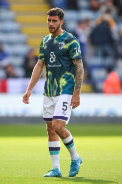 Bournemouth 'dan Marcos Senesi Premier Lig karşılaşması öncesinde King Power Stadyumu' nda Leicester City ile Bournemouth karşılaşması, 5 Ekim 2024