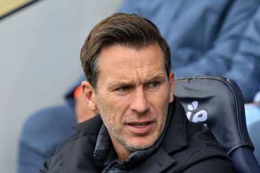 Gareth Taylor Manchester City Women 'ın teknik direktörü Barclays Women' s Super League 'in önünde Manchester City Women vs West Ham United Women, Joie Stadyumu, Manchester, 6 Ekim 2024