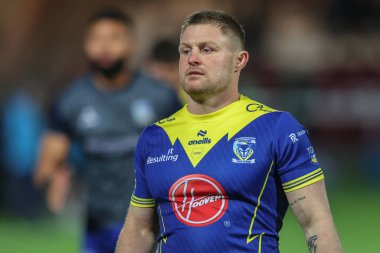 Warrington Wolves takımından Luke Yates, Betfred Süper Lig yarı finallerinde ısınma turunda Hull KR, Warrington Wolves 'a karşı Sewell Group Craven Park, Kingston upon Hull, Birleşik Krallık, 4 Ekim 2024