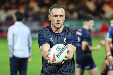 Warrington Wolves 'tan Ben Currie, Betfred Süper Lig Yarı Finalleri' nde ısınma turunda Hull KR, Warrington Wolves 'a karşı Sewell Group Craven Park, Kingston üzerine Hull, Birleşik Krallık, 4 Ekim 2024