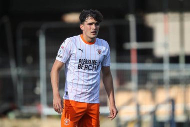 Blackpool takımından Kyle Joseph, Mansfield Town 'a karşı Blackpool maçında Mansfield Stadyumu, Mansfield, İngiltere, 5 Ekim 2024