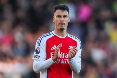 Arsenal 'den Gabriel Martinelli, 5 Ekim 2024' te Londra 'daki Emirates Stadyumu' nda oynanan Premier League maçının ardından kazandığı galibiyet sonrasında taraftarlarını kabul ediyor.