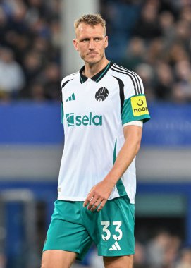 İngiltere 'nin Liverpool kenti Goodison Park' ta oynanan Everton - Newcastle United Premier League maçı sırasında Newcastle United 'tan Dan Burn