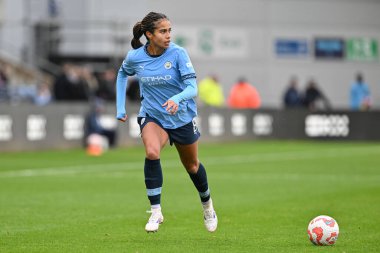 Manchester City Women 'dan Mary Fowler, 6 Ekim 2024' te Joie Stadyumu 'nda Manchester City Women vs West Ham United Women maçında topa forvet attı.