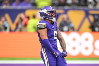 Minnesota Vikings 'ten Ivan Pace Jr. New York Jets - Minnesota Vikings maçında 6 Ekim 2024' te Tottenham Hotspur Stadyumu 'nda Aaron Rodgers - New York Jets - Minnesota Vikings maçında çuvallamasını kutluyor.
