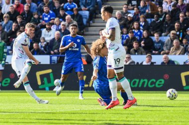 Bournemouth 'dan Ryan Christie, 5 Ekim 2024' te King Power Stadyumu 'nda Leicester City ile Bournemouth arasında oynanan Premier League maçında gol atarken görülüyor.