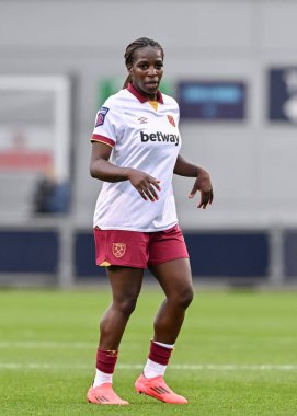 West Ham United Women 'dan Viviane Asseyi Barclays Kadınlar Süper Ligi karşılaşmasında Manchester City Women vs West Ham United Women Joie Stadyumu' nda, 6 Ekim 2024