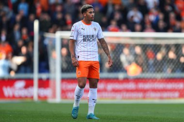 Blackpool takımından Jordan Lawrence-Gabriel 5 Ekim 2024 'te Mansfield Town - Blackpool maçında One Call Stadyumu, Mansfield, İngiltere