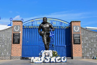 Goodison Park 'ın dışındaki Dixie Dean heykelinin, Premier League maçı öncesinde Everton, Newcastle United' a karşı Goodison Park, Liverpool, Birleşik Krallık 'ta 5 Ekim 2024' te oynanan maçı.