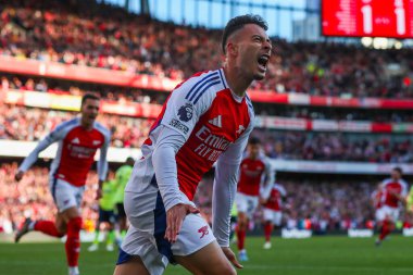 Arsenal 'den Gabriel Martinelli, 5 Ekim 2024' te Emirates Stadyumu 'nda oynanan Premier League maçında Arsenal ve Southampton maçında 2-1 kazanma hedefini kutluyor.