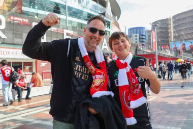 Taraftarlar, 5 Ekim 202 tarihinde Emirates Stadyumu 'nda oynanan Premier League karşılaşması öncesinde Emirates Stadyumu' na geldiler.