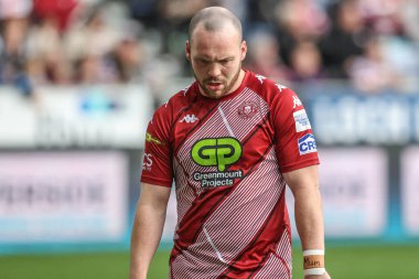 Wigan Warriors takımından Liam Marshall, Betfred Süper Lig Yarı Finalleri 'nde oynanan Wigan Warriors - Leigh Leopards maçında 5 Ekim 2024' te Wigan Stadyumu 'nda ısındı.