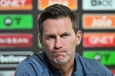 Gareth Taylor Manchester City Kadınlar Şampiyonlar Ligi Basın Konferansı sırasında Manchester City 'nin teknik direktörü Joie Stadyumu, Manchester, Birleşik Krallık, 8 Ekim 2024