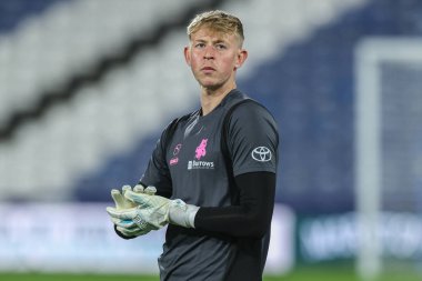 Barnsley 'den Adam Hayton Bristol Street Motors Kupası karşılaşmasında Huddersfield Town' a karşı Barnsley John Smith Stadyumu, Huddersfield, Birleşik Krallık, 8 Ekim 2024