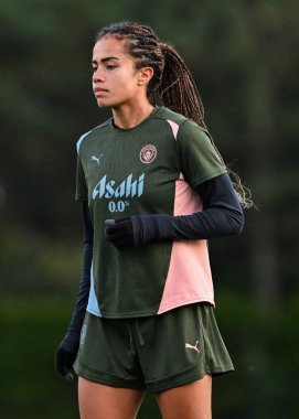 Manchester City Women 'dan Mary Fowler Manchester City Women Ligi açık antrenman oturumunda Joie Stadyumu, Manchester, İngiltere, 8 Ekim 2024