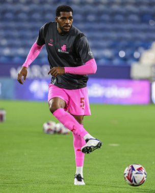 Barnsley 'den Donovan Pines Bristol Street Motors Kupası karşılaşmasında Huddersfield Town, John Smith Stadyumu, Huddersfield, Birleşik Krallık' ta 8 Ekim 2024 tarihinde Barnsley 'e karşı oynandı.