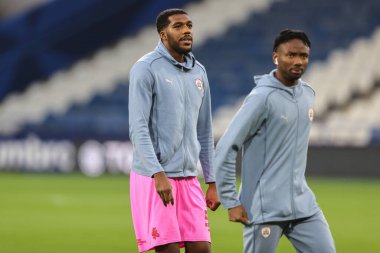 Barnsley 'den Donovan Pines, Bristol Street Motors Kupası maçı sırasında Huddersfield Town' a karşı John Smith Stadyumu, Huddersfield, Birleşik Krallık, 8 Ekim 2024