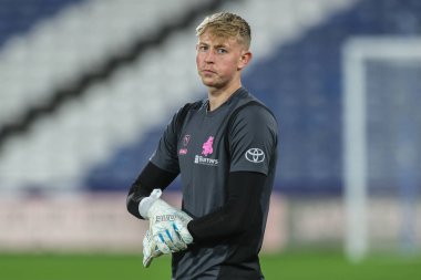 Barnsley 'den Adam Hayton Bristol Street Motors Kupası karşılaşmasında Huddersfield Town' a karşı Barnsley John Smith Stadyumu, Huddersfield, Birleşik Krallık, 8 Ekim 2024