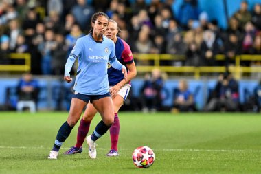 Manchester City Women 'dan Mary Fowler, 9 Ekim 2024 tarihinde Manchester City Academy Stadyumu' nda oynanan UEFA Kadınlar Şampiyonlar Ligi D Grubu-Manchester City-Barcelona maçında topa vuruyor.