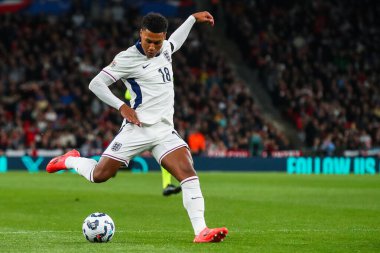 İngiltere 'den Ollie Watkins, UEFA Uluslar Ligi - B-Grubu B2 - 10 Ekim 2024' te Wembley Stadyumu 'nda İngiltere' ye karşı Yunanistan maçında çekim yapıyor.