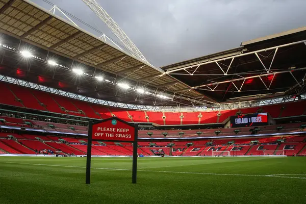 İngiltere 'nin başkenti Wembley Stadyumu' nun, UEFA Uluslar Ligi - B-Grubu B2 önünde- genel bir görüntüsü, İngiltere 'nin Yunanistan' a karşı Wembley Stadyumu, Londra, İngiltere 'de 10 Ekim 2024