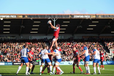 Gloucester 'dan Freddie Clarke, 12 Ekim 2024' te Gloucester Premiership maçında Kingsholm Stadyumu 'nda Rugby-Bath Rugby maçında çizgiyi geçiyor.