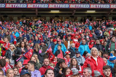 Hull KR taraftarları 12 Ekim 2024 'te Old Trafford, Manchester, İngiltere' de oynanan Wigan Warriors vs Hull KR karşılaşmasında Betfred Süper Lig finaline geldiler.