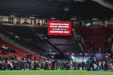 Wigan, 12 Ekim 2024 'te Old Trafford, Manchester, İngiltere' de oynanan Betfred Süper Lig Süper Lig Büyük Finali Wigan Warriors vs Hull KR karşılaşmasında şampiyondur.