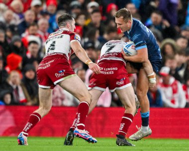 Hull KR 'dan Jez Litten, Wigan Warriors' un 12 Ekim 2024 'te Old Trafford, Manchester, Birleşik Krallık' ta oynanan Süper Lig Süper Lig Finali 'nde Wigan Warriors' un Hull KR 'a karşı oynadığı karşılaşmada Wigan Warriors' dan Harry Smith tarafından yenildi.