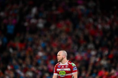 Wigan Warriors 'dan Liam Marshall, 12 Ekim 2024' te Old Trafford, Manchester, İngiltere 'de oynanan Betfred Süper Lig Grand League karşılaşmasında Wigan Warriors vs Hull KR' a bakıyor.